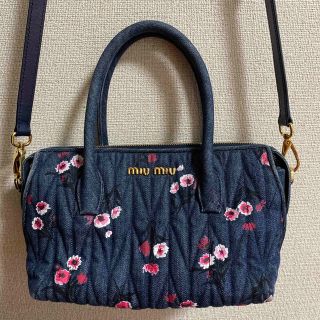 ミュウミュウ(miumiu)のゆまま様専用miumiu 日本限定 デニム花柄2way ショルダー　ハンドバッグ(ショルダーバッグ)