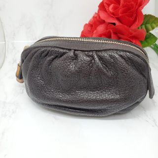 グッチ(Gucci)の【未使用に近い】 GUCCI グッチ レザー ポーチ 化粧ポーチ コスメポーチ(その他)