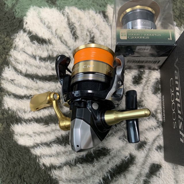 SHIMANO(シマノ)のSHIMANO Vanquish C2000S 純正戻し スポーツ/アウトドアのフィッシング(リール)の商品写真