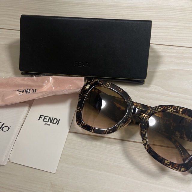 レディースFENDI サングラス