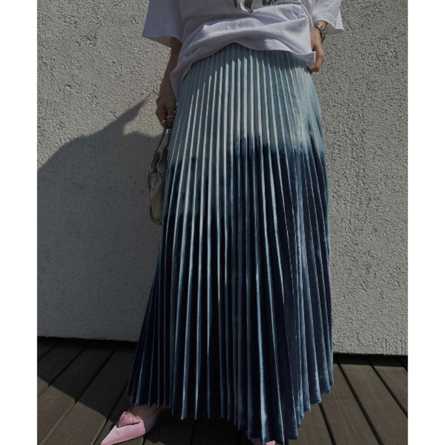 Ameri VINTAGE(アメリヴィンテージ)の【Ameri VINTAGE】UNEVEN DYEING PLEATSスカート レディースのスカート(ロングスカート)の商品写真