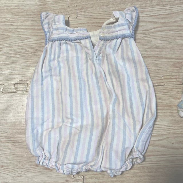 babyGAP(ベビーギャップ)のベビーギャップ タンクトップ ロンパース  キッズ/ベビー/マタニティのベビー服(~85cm)(ロンパース)の商品写真