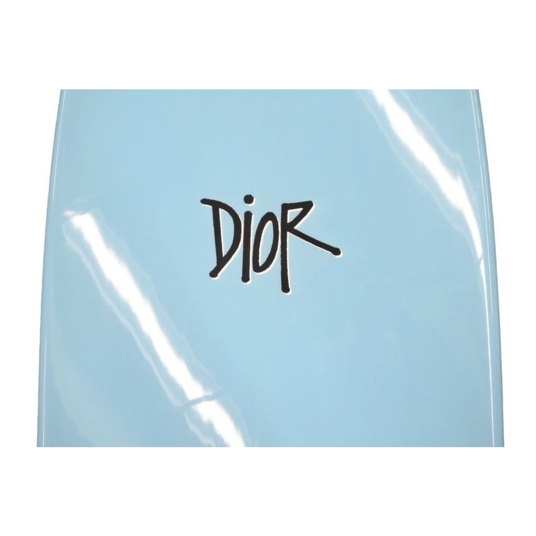 Dior(ディオール)の新品未使用 Dior ディオール ShawnStussy ショーンステューシー コラボレーション 2020年 100本限定 サーフボード ホワイト 47517 インテリア/住まい/日用品のインテリア/住まい/日用品 その他(その他)の商品写真