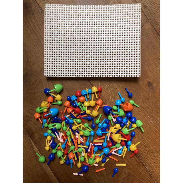 ペグボード キッズ/ベビー/マタニティのおもちゃ(知育玩具)の商品写真