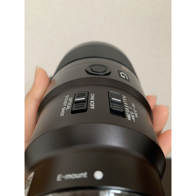 SONY(ソニー)の極美品 SONY FE90mm F2.8 macro G SEL90M28G スマホ/家電/カメラのカメラ(レンズ(単焦点))の商品写真