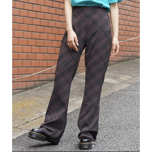 X-girl(エックスガール)のx-girl DIAMOND PLAID FLARE PANTS レディースのパンツ(カジュアルパンツ)の商品写真