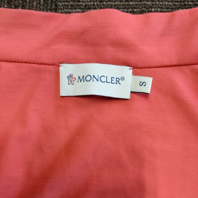 MONCLER(モンクレール)のMONCLER♡オレンジベストS レディースのトップス(ベスト/ジレ)の商品写真