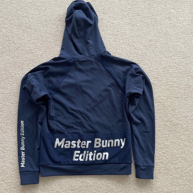 MASTER BUNNY EDITION(マスターバニーエディション)のmaster bunny editionネイビーパーカー スポーツ/アウトドアのゴルフ(ウエア)の商品写真