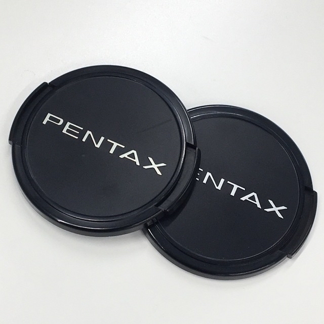 PENTAX(ペンタックス)のPENTAX ペンタックス Φ77mm 純正スナップ式キャップ ×2個 スマホ/家電/カメラのカメラ(フィルムカメラ)の商品写真