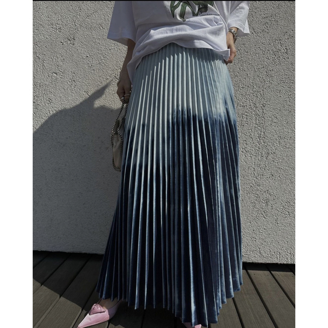 ameri  UNEVEN DYEING PLEATS SKIRT