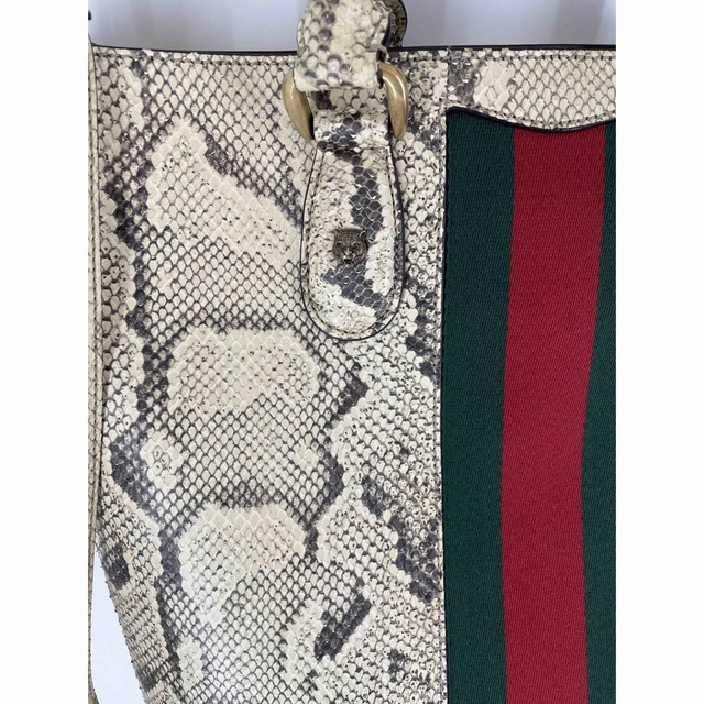 Gucci(グッチ)のグッチ  パイソン2WAYバッグ   トート　ベージュ メンズのバッグ(トートバッグ)の商品写真