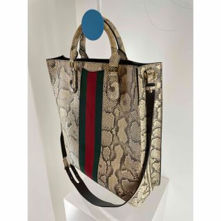 グッチ(Gucci)のグッチ  パイソン2WAYバッグ   トート　ベージュ(トートバッグ)