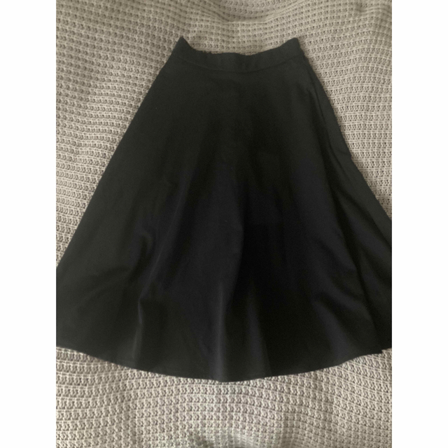 GU(ジーユー)のGU フレアスカート　ブラック　XS レディースのスカート(ひざ丈スカート)の商品写真