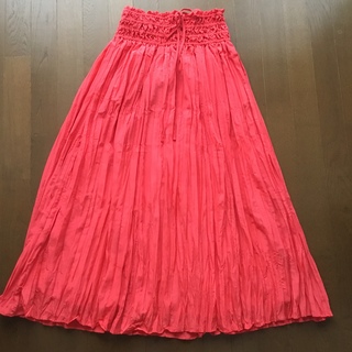 ミラオーウェン(Mila Owen)のミラオーウェン　赤　レッド　ギャザー　マキシスカート　サイズ1(ロングスカート)