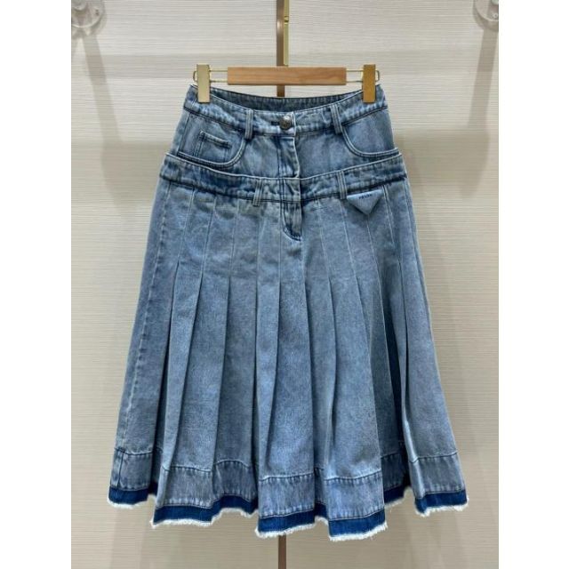 夏期間限定☆メーカー価格より68%OFF!☆ PRADA デニムスカート - ひざ