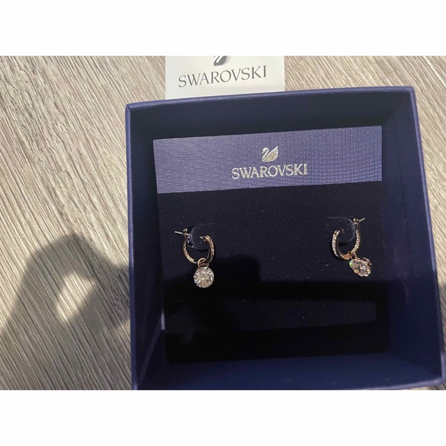 SWAROVSKI(スワロフスキー)の最終値下げ！スワロフスキー　ドロップピアス ラウンドカット レディースのアクセサリー(ピアス)の商品写真