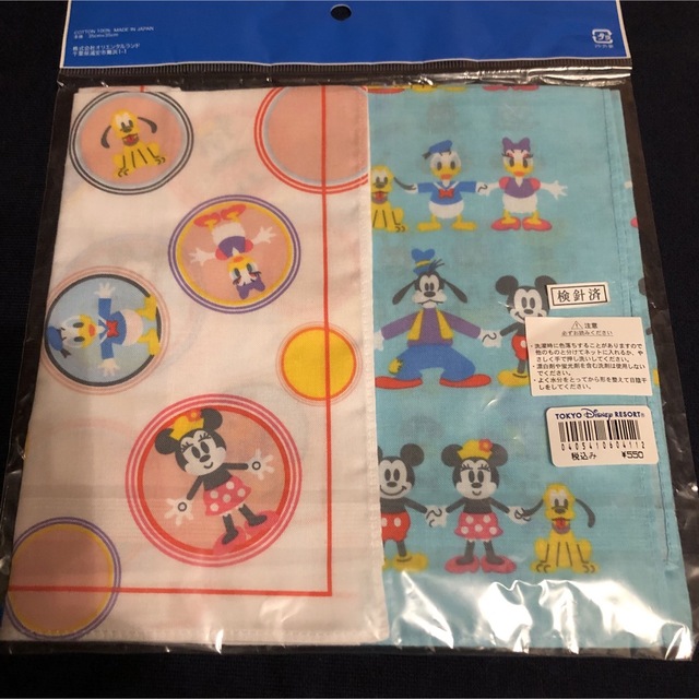 Disney(ディズニー)のディズニーランド　ハンカチ　2枚セット　新品未使用♪ エンタメ/ホビーのおもちゃ/ぬいぐるみ(キャラクターグッズ)の商品写真