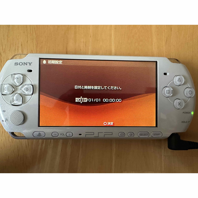 SONY(ソニー)のPSP3000ホワイト  美品 エンタメ/ホビーのゲームソフト/ゲーム機本体(携帯用ゲーム機本体)の商品写真