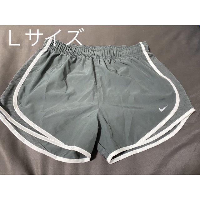 上品】 美品 NIKE ランニングウェア ランニングパンツ ショートパンツ