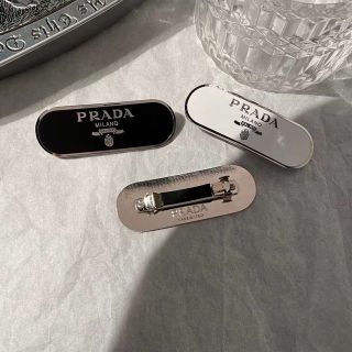 プラダ ヘアクリップの通販 70点 | PRADAを買うならラクマ
