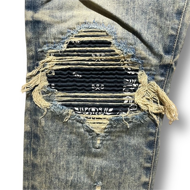 AMIRI(アミリ)のAMIRI MX1 BANDANNA PATCHJEANS バンダナパッチデニム メンズのパンツ(デニム/ジーンズ)の商品写真