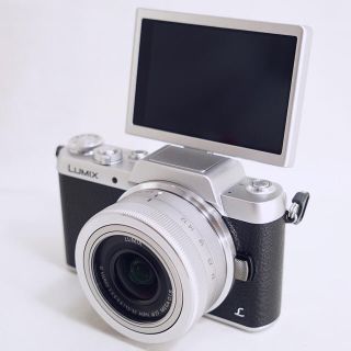 パナソニック(Panasonic)の★新品未使用品★スマホ転送機能付♪Panasonic LUMIX GF7(ミラーレス一眼)