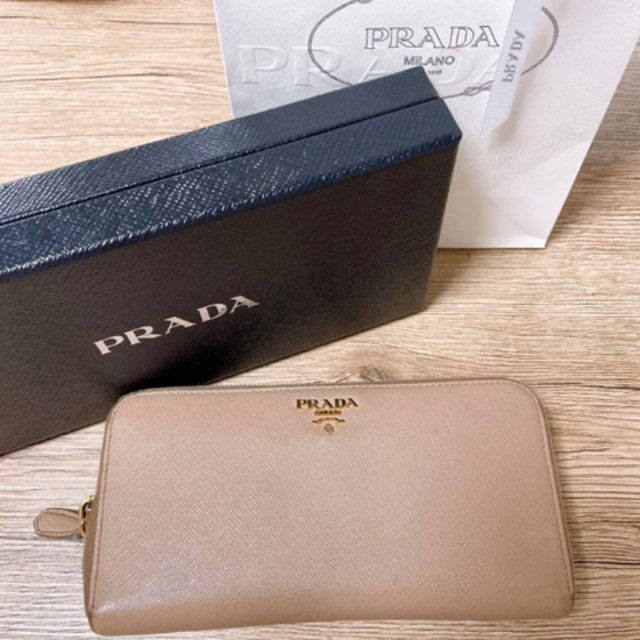 プラダ PRADA 長財布　ベージュ