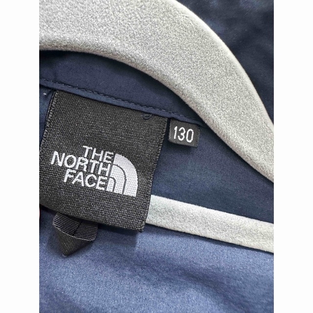 THE NORTH FACE(ザノースフェイス)のザノースフェイス　ナイロンジャンパー　130 紺色　ピンク色　ナイロンパーカー キッズ/ベビー/マタニティのキッズ服女の子用(90cm~)(ジャケット/上着)の商品写真