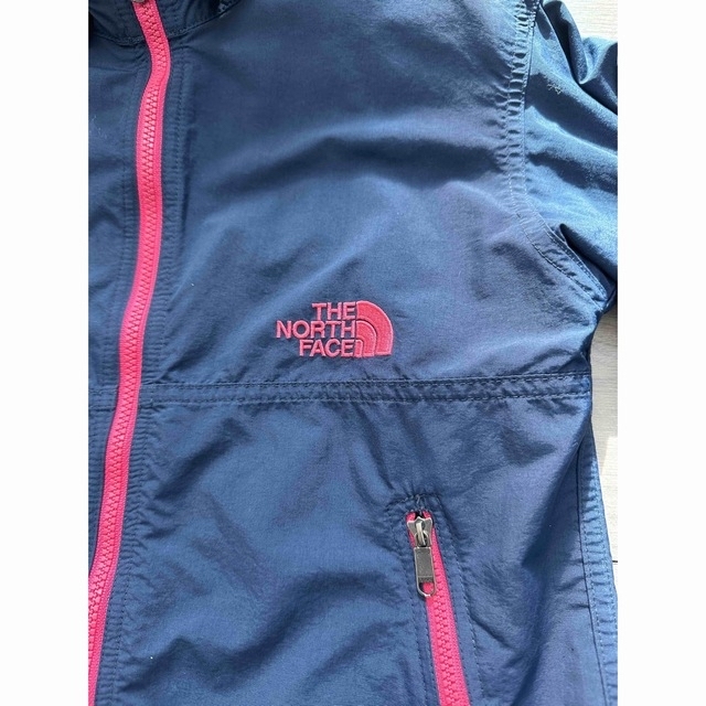 THE NORTH FACE(ザノースフェイス)のザノースフェイス　ナイロンジャンパー　130 紺色　ピンク色　ナイロンパーカー キッズ/ベビー/マタニティのキッズ服女の子用(90cm~)(ジャケット/上着)の商品写真