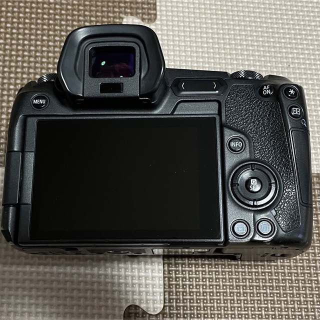 Canon(キヤノン)のCanon EOS R ボディ スマホ/家電/カメラのカメラ(ミラーレス一眼)の商品写真