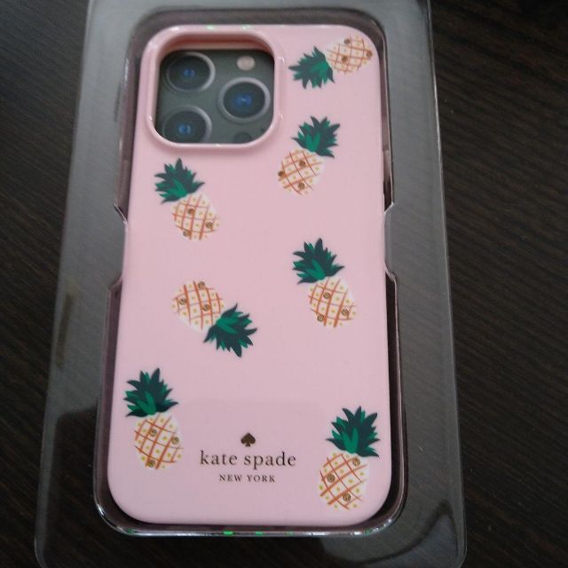 SALE‼　Kate Spadeパイナップル柄　iPhone13 pro ケース