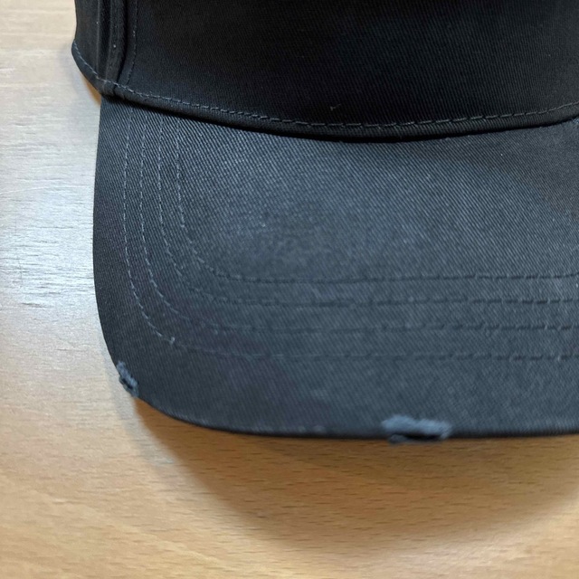 DSQUARED2(ディースクエアード)のタグ付き新品　DSQUARED2ディースクエアード　キャップ　ブラックホワイト レディースの帽子(キャップ)の商品写真