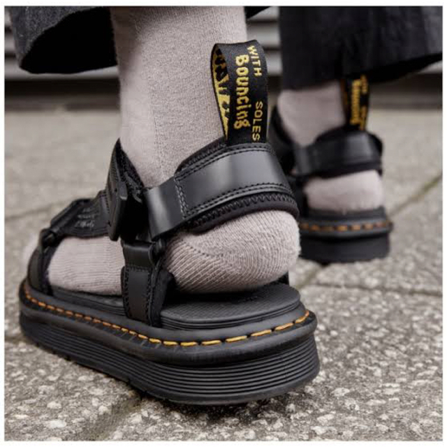 Dr.Martens - 【美品】Dr.Martens × SUICOKE サンダル DM DEPA 24の ...