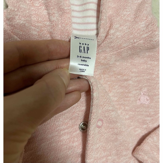 babyGAP(ベビーギャップ)のgap Baby パーカー 60cm ピンク キッズ/ベビー/マタニティのベビー服(~85cm)(カーディガン/ボレロ)の商品写真