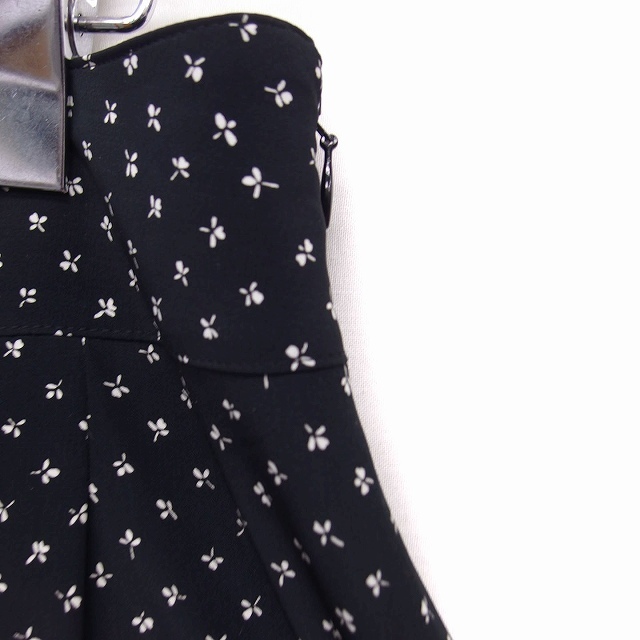 KEITH(キース)のキース KEITH 小花柄 プリーツスカート ひざ丈 40 ブラック 黒 レディースのスカート(ひざ丈スカート)の商品写真