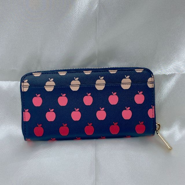 【新品未使用】Kate Spade ラウンドジップ リンゴ柄 長財布 【新品未使用】Kate Spade ラウンドジップ リンゴ柄 長財布