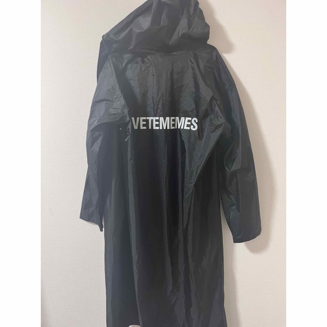 VETEMENTS - VETEMEMES レインコートの通販 by ryu|ヴェトモンならラクマ