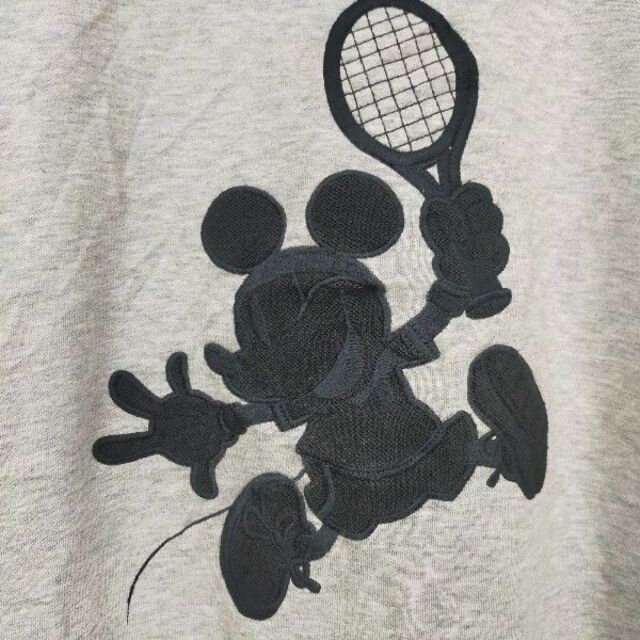 Disney(ディズニー)の希少！ ラコステ＆ディズニー プルオーバパーカー スウェット 刺繍ロゴ デカロゴ メンズのトップス(パーカー)の商品写真