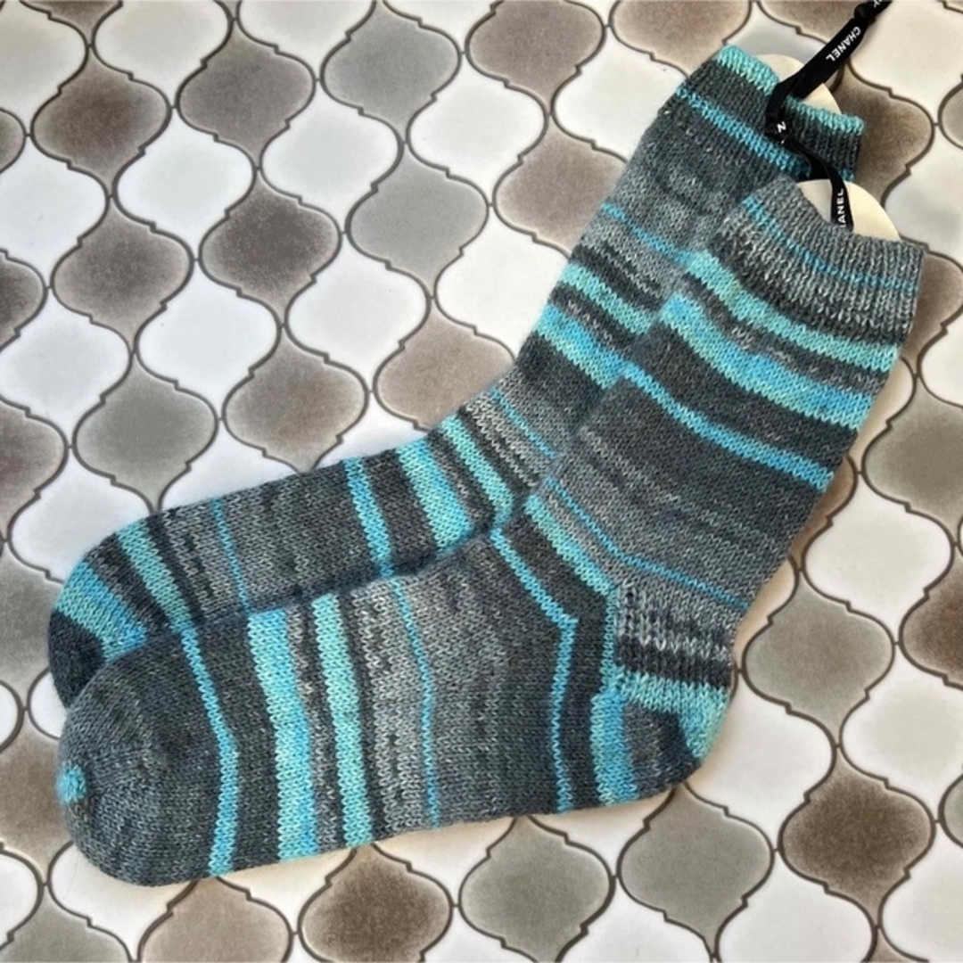 《sample》オパール毛糸　靴下　手編み　秋のメロディ　11127 ハンドメイドのファッション小物(レッグウェア)の商品写真