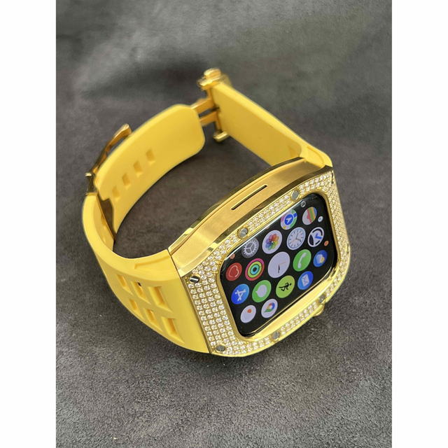 Apple(アップル)の45mm44mm アップルウォッチ用czゴールドカスタムケース メンズの時計(ラバーベルト)の商品写真