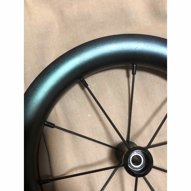 ランバイク カーボンホイール タイヤセットの通販 by 文太's shop|ラクマ