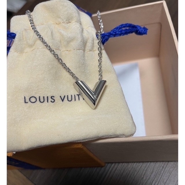 LOUIS VUITTON(ルイヴィトン)のネックレス アクセサリー レディース M63197 シルバー [並行輸入品] レディースのアクセサリー(ネックレス)の商品写真