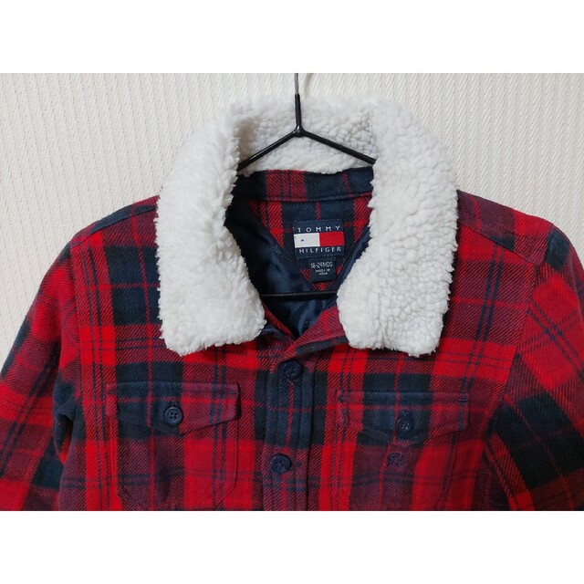 TOMMY HILFIGER(トミーヒルフィガー)のTOMMY HILFIGER　トミーヒルフィガー　上着　赤チェック　90㎝ キッズ/ベビー/マタニティのキッズ服男の子用(90cm~)(ジャケット/上着)の商品写真