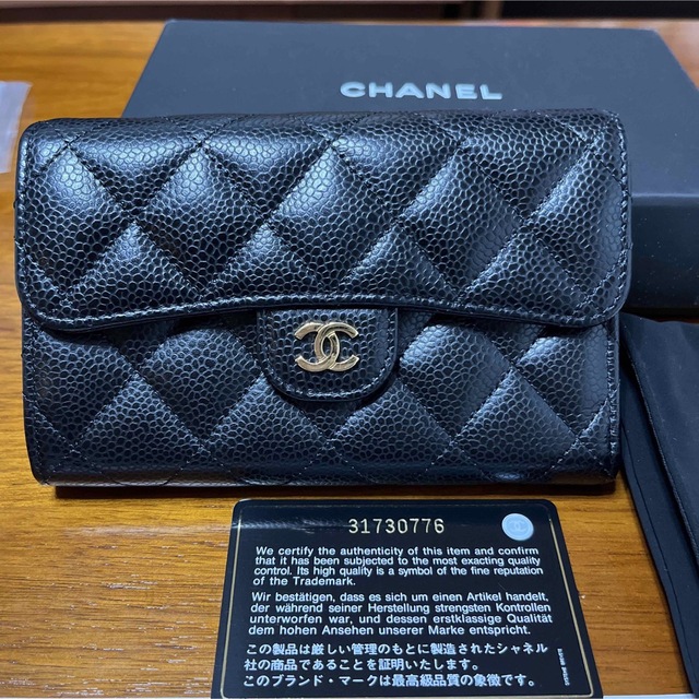 CHANEL(シャネル)の本日のみ価格　鑑定済み　CHANEL 三つ折り財布 キャビアスキン 新品同様 レディースのファッション小物(財布)の商品写真