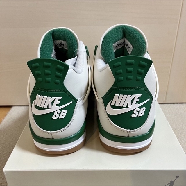 Jordan Brand（NIKE）(ジョーダン)のNike SB × Air Jordan 4 "Pine Green" メンズの靴/シューズ(スニーカー)の商品写真