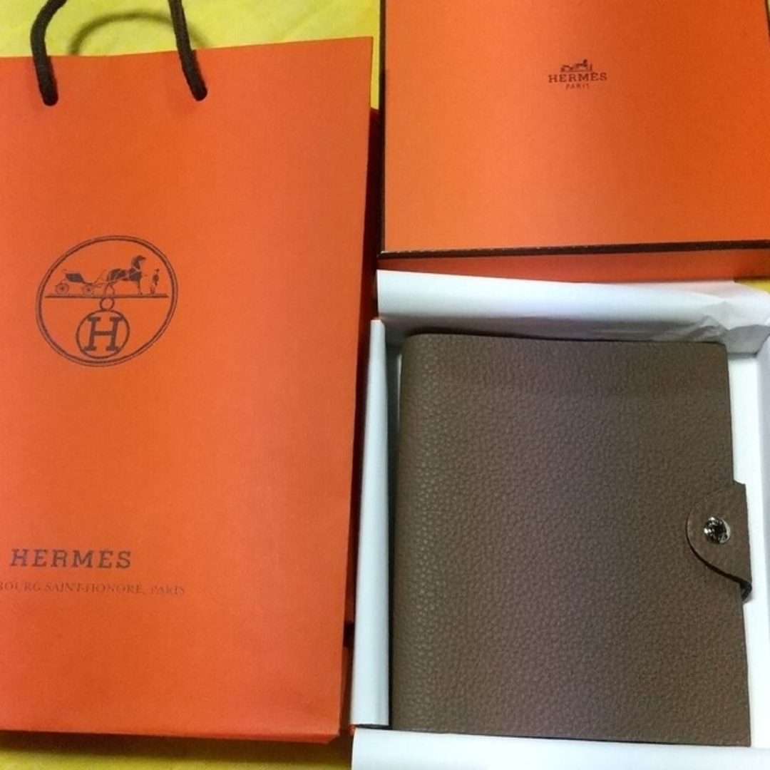 Hermes(エルメス)の⭐️ミミタロ様 専用⭐️   エルメス手帳&エルメスハンカチ。未使用。 メンズのファッション小物(手帳)の商品写真