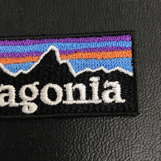 patagonia(パタゴニア)のPATAGONIA 70×28mm  フィッツロイロゴ アイロンワッペン -47 ハンドメイドの素材/材料(各種パーツ)の商品写真