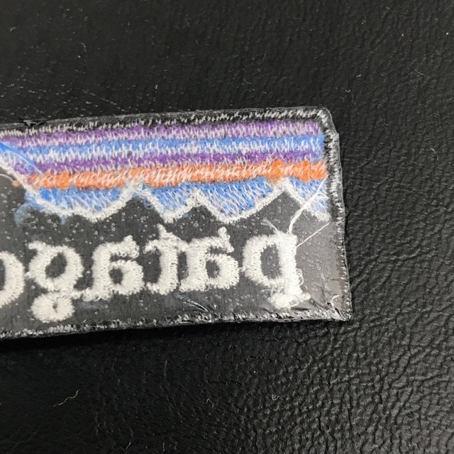 patagonia(パタゴニア)のPATAGONIA 70×28mm  フィッツロイロゴ アイロンワッペン -47 ハンドメイドの素材/材料(各種パーツ)の商品写真