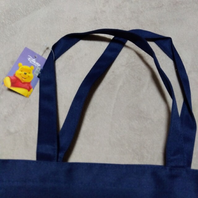 【新品バッグ】ディズニーDISNEYプーさん柄　バッグ エンタメ/ホビーのおもちゃ/ぬいぐるみ(キャラクターグッズ)の商品写真