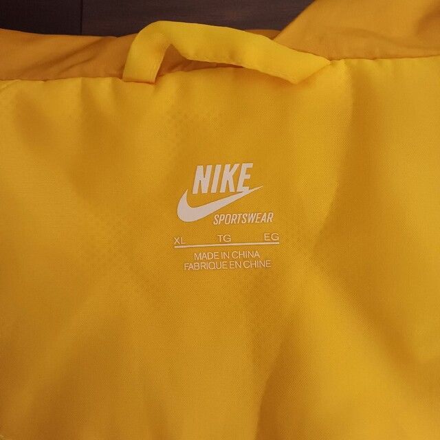 NIKE(ナイキ)の✨美品✨ NIKE(ナイキ) レディースウィンドブレーカー XL レディースのジャケット/アウター(ナイロンジャケット)の商品写真